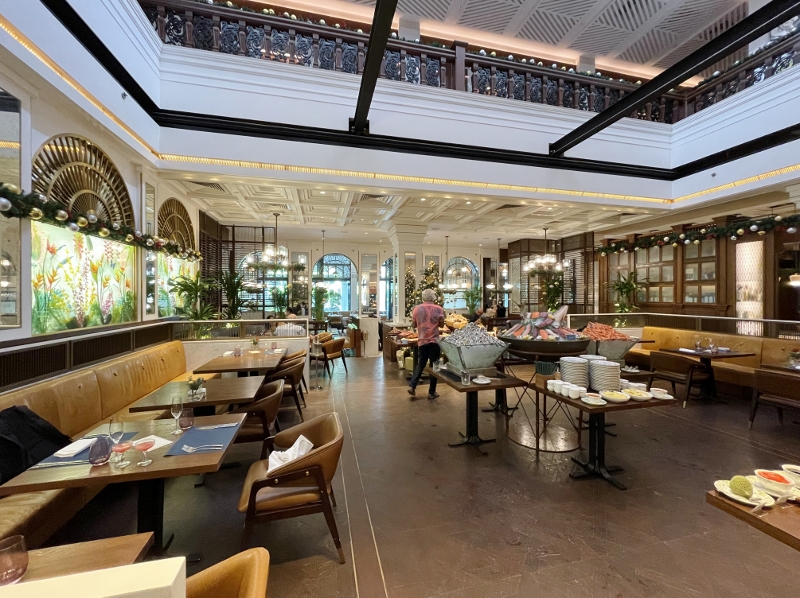 Seating area at 15 Stamford restaurant at The Capitol Kempinski Hotel