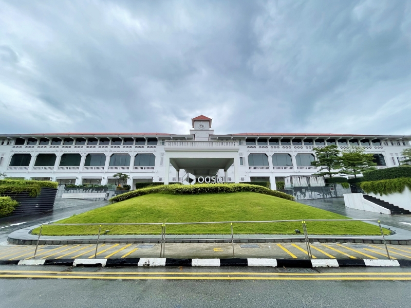 Oasia Resort Sentosa's building facade