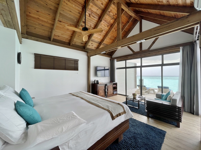 Overwater Pool Villa Ocean at Mövenpick Resort Kuredhivaru