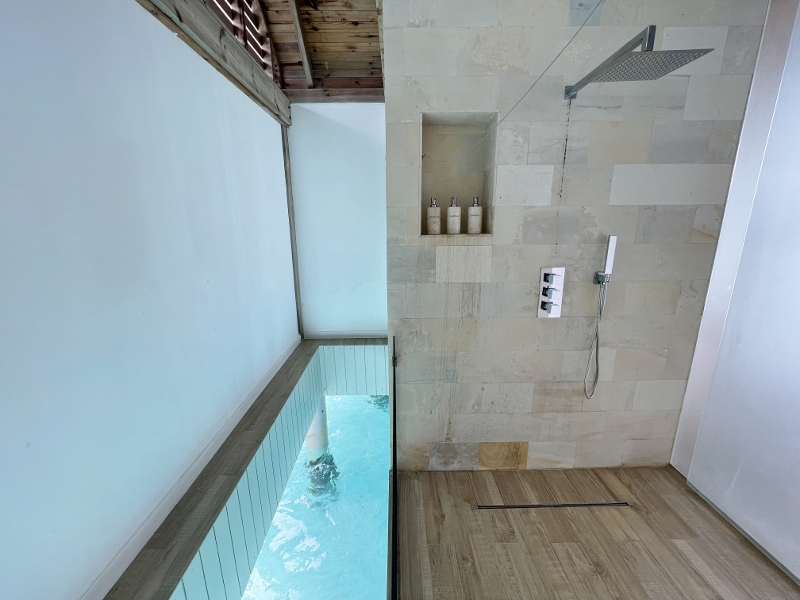 Bathroom in Overwater Pool Villa Ocean at Mövenpick Resort Kuredhivaru