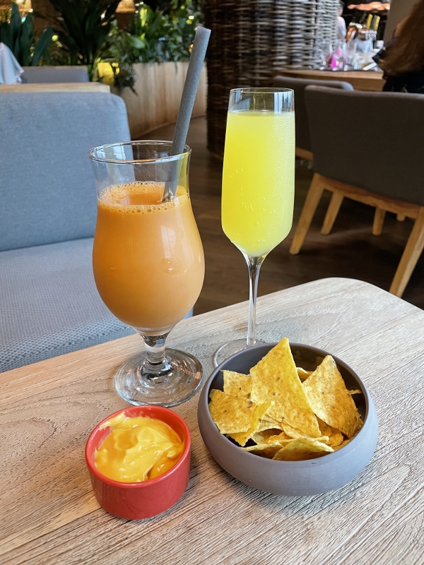 Evening cocktails at Legends Bar at Dusit Thani Laguna Hotel