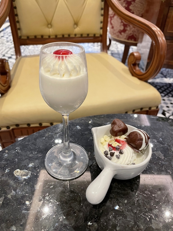 Desserts from Chocolate Hour at BarRocco bar at Mövenpick Myth Hotel Patong