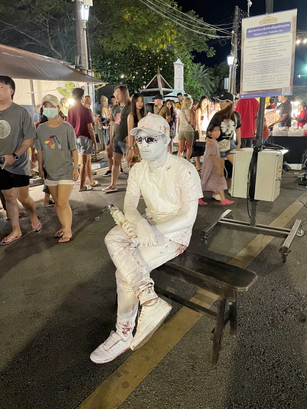 A living statue performer at Lard Yai Sunday Walking Street Market