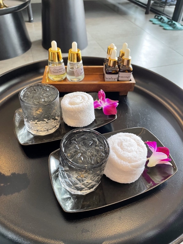 Cold towels and drinks at Kim's Massage & Spa No. 12