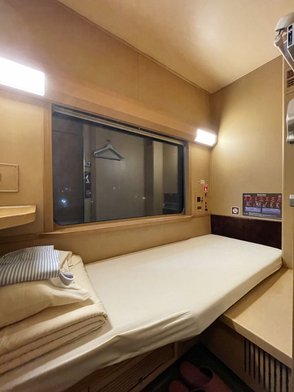 Single room in Sunrise Express sleeper train