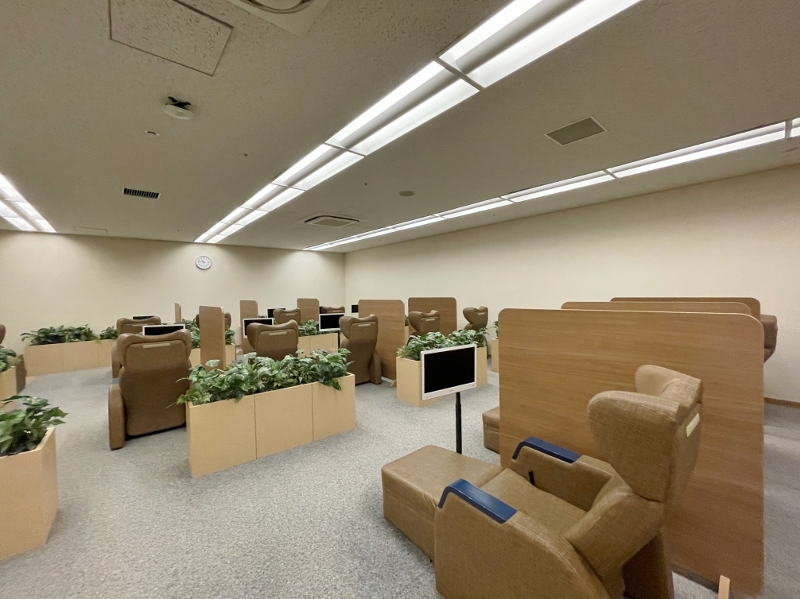 Common relaxation area at Matsuri-Yu Spa at Asakusa ROX shopping mall