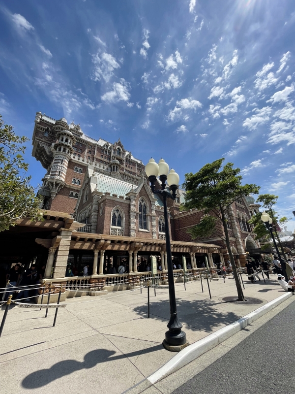 Tower Of Terror ride at Tokyo DisneySea
