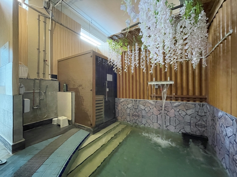 Private onsen at Joya Onsen Cafe