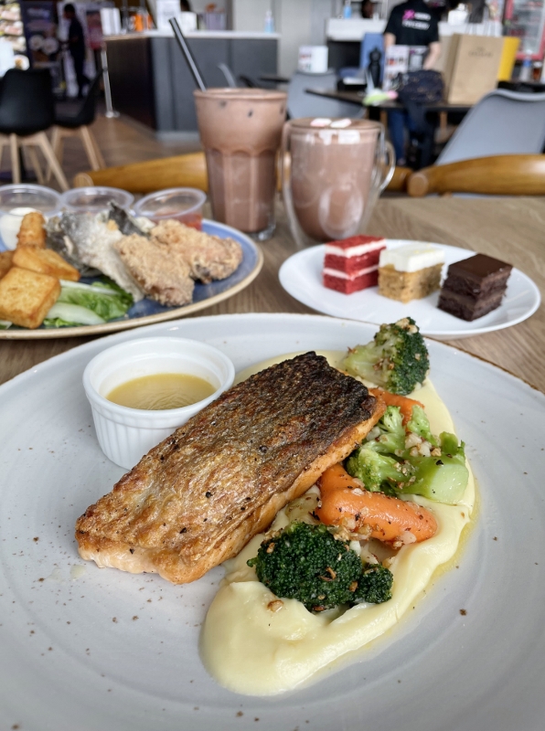 Pan-seared salmon, mixed starters platter, dessert cakes of the day, hot chocolate and iced chocolate from X-Scap8 Indoor Funground at Orchard Central shopping mall