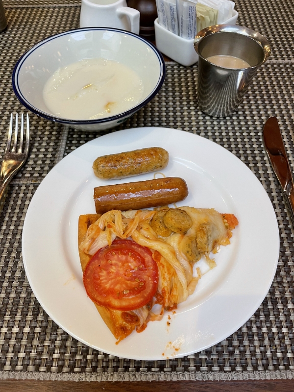 Breakfast buffet dishes at Edge restaurant at Pan Pacific Hotel