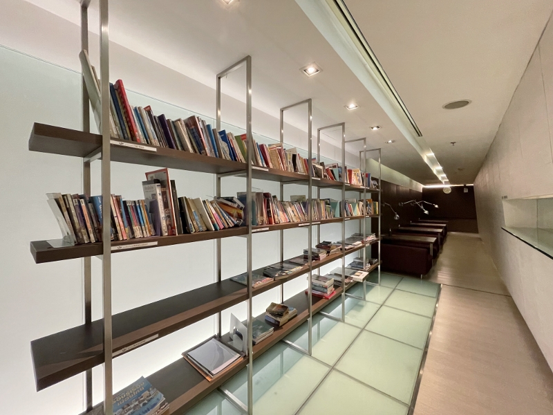 Reading room at Pathumwan Princess Hotel