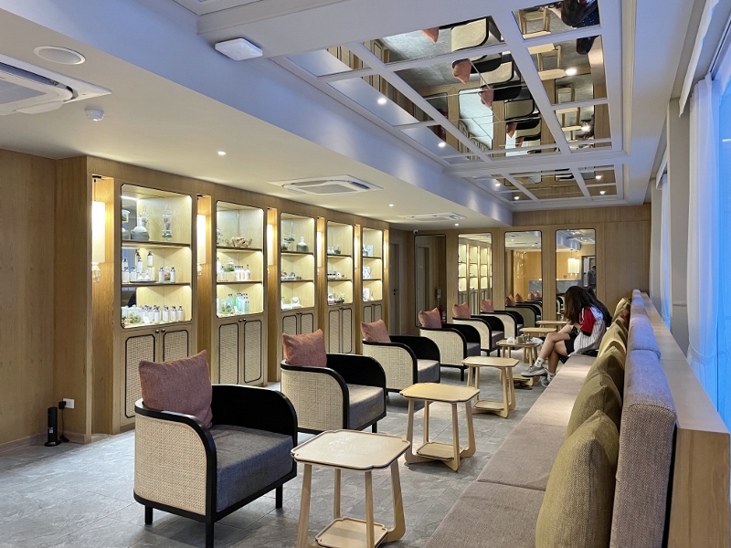 Relaxation area at Diora Luxe Sukhumvit Spa