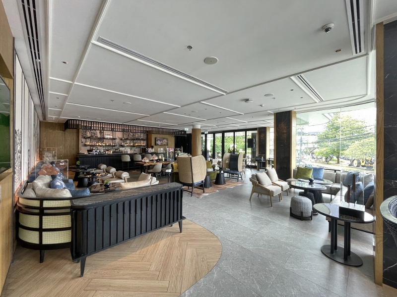 Seating area at Talung Lounge at Courtyard by Marriott Hotel Phuket Town