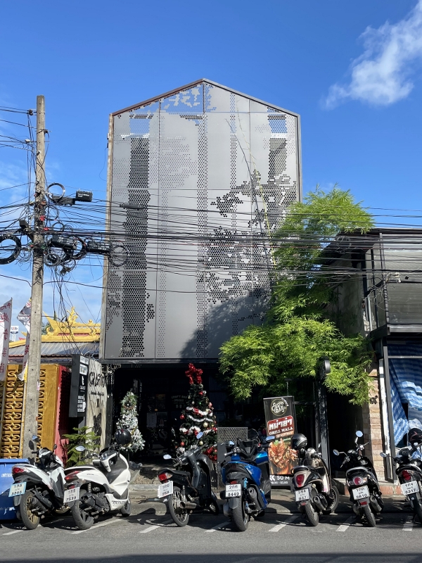 Entrance to Craftist Cafe