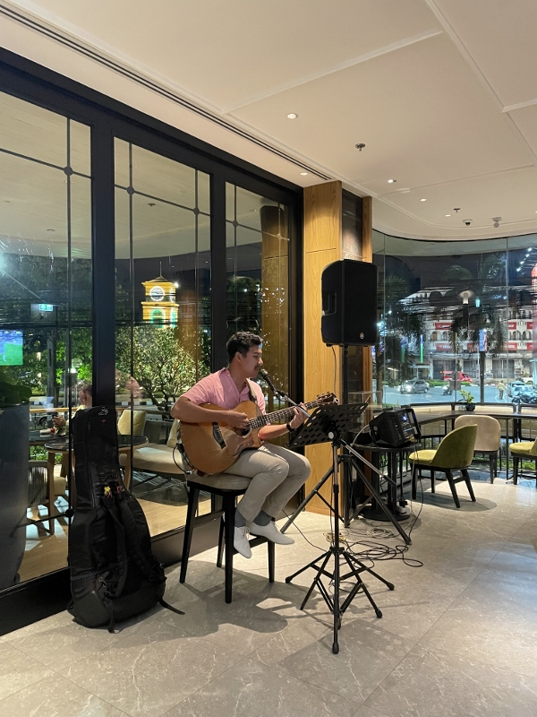 Live music at Talung Lounge at Courtyard by Marriott Hotel Phuket Town