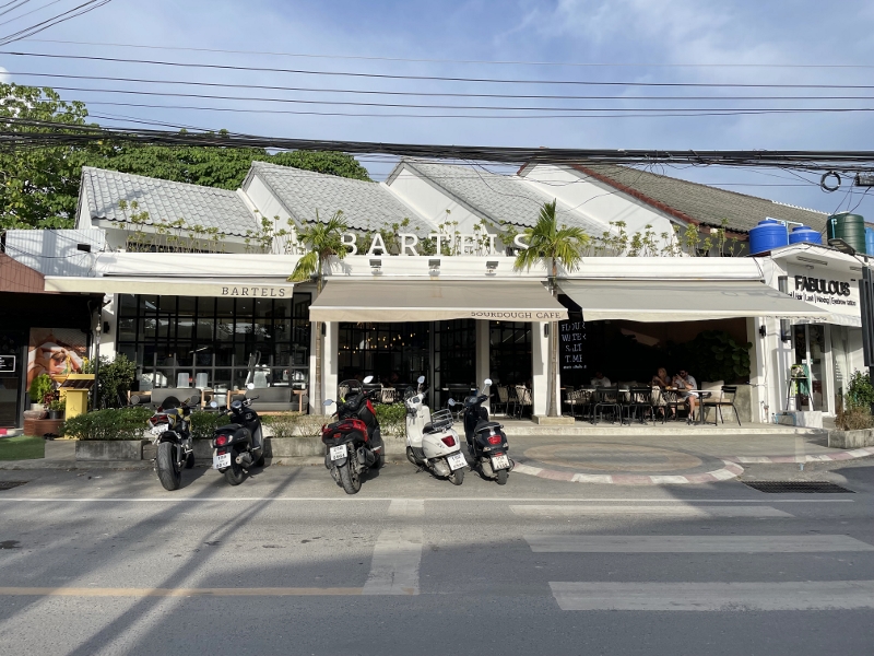 Entrance to Bartels Bang Tao Cafe