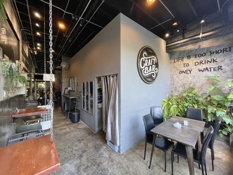 Indoor seating area at Craftist Cafe