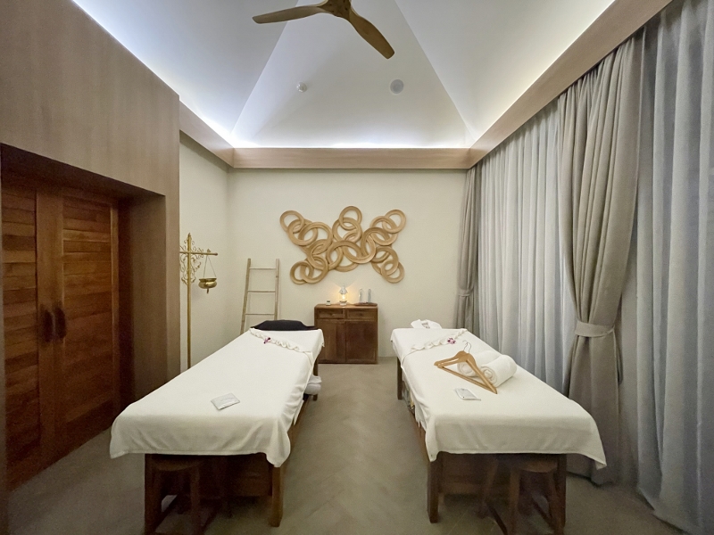 Couple treatment room at Oasis Tropical Retreat Spa