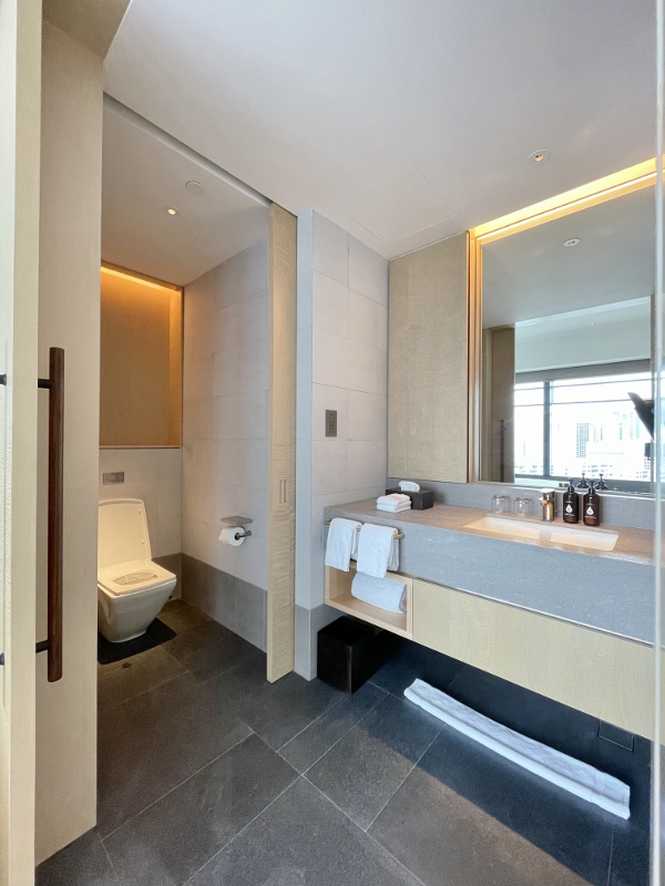 Bathroom in Emerald Room at COMO Metropolitan Hotel