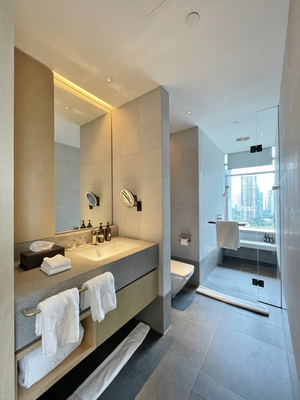 Bathroom in Emerald Corner Room at COMO Metropolitan Hotel